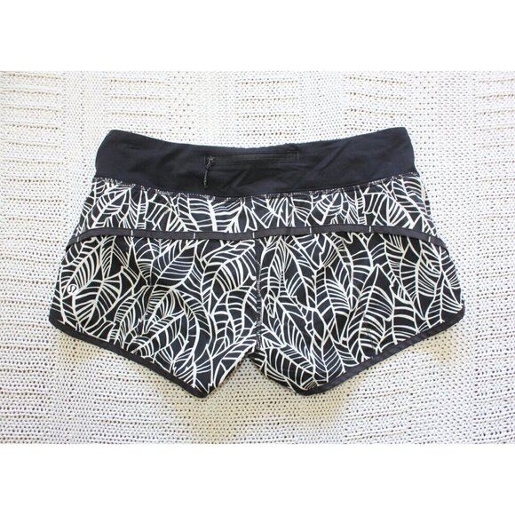 Lululemon Run Times Speed Black and White Women shorts Size 6 Leaf Print Sport - Picture 9 of 11
